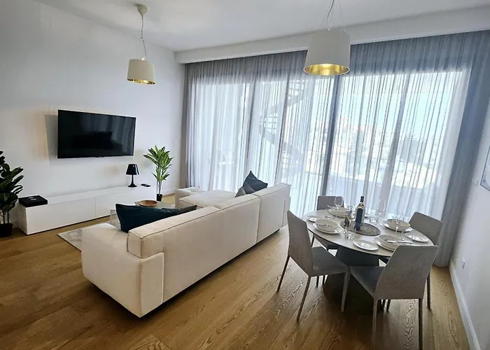 アパート Heritage Paphos, Luxury Duplex With Private Pool パ フォス