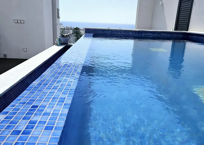 Heritage Paphos, Luxury Duplex With Private Pool アパート *