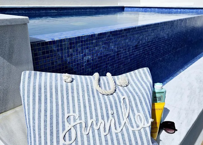 アパート Heritage Paphos, Luxury Duplex With Private Pool *